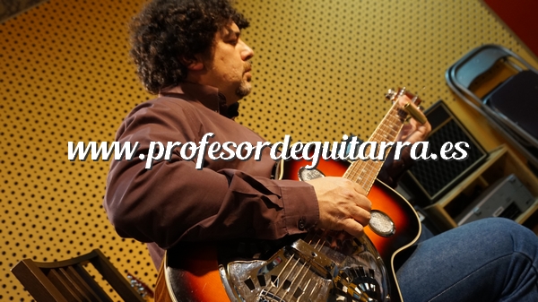 CONSIGUE UNA CLASE DE DEMOSTRACIÓN guitarra Fuenlabrada Martin
