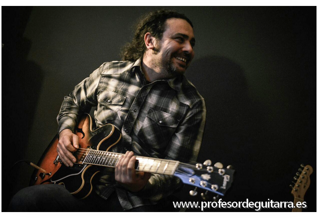 Profesor de guitarra Martin